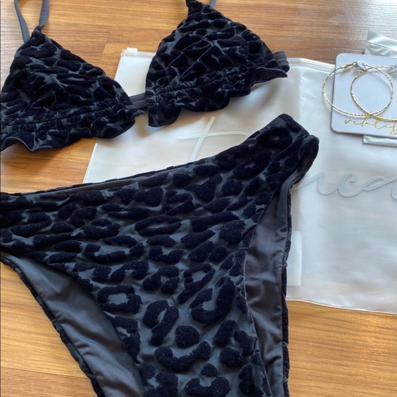 ❗️SOLD❗️Toluca Swim Bikini Set - Picture 3 of 12